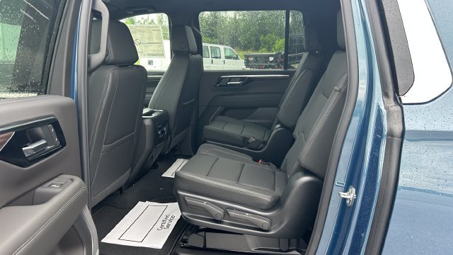 2026 Chevrolet Suburban LT - Photo 33