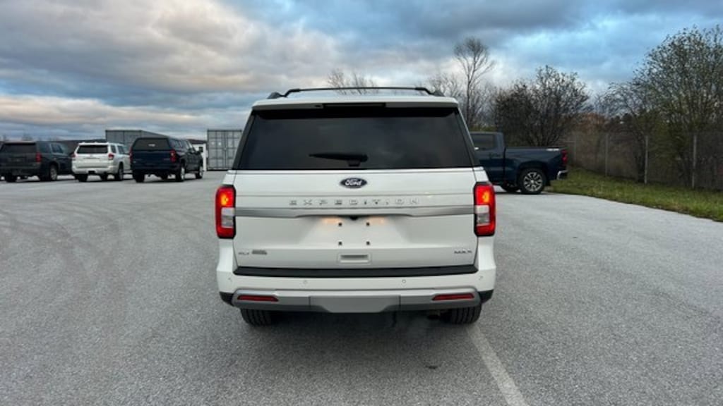 Used 2024 Ford Expedition Max XLT SUV