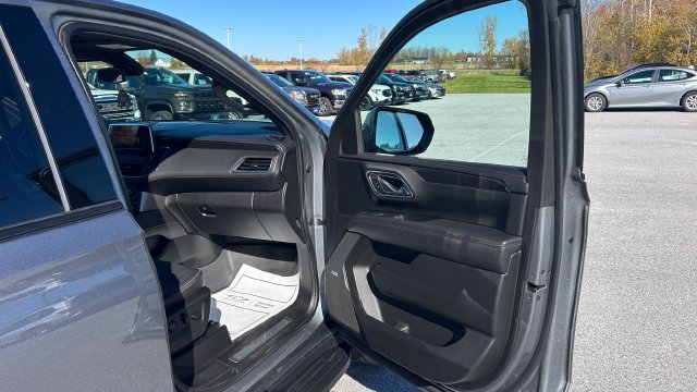 2021 Chevrolet Suburban RST - Photo 19