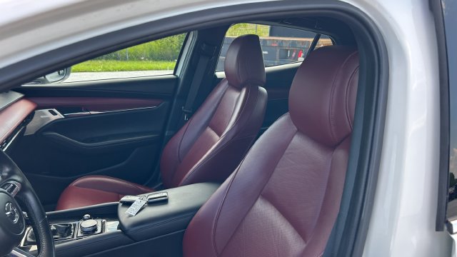 2021 Mazda Mazda3 Premium - Photo 18