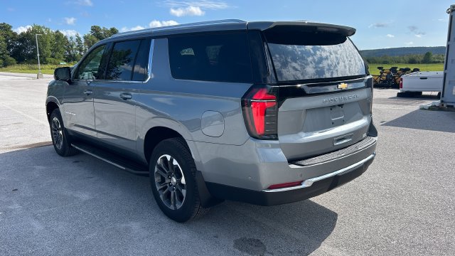 2026 Chevrolet Suburban LS - Photo 6