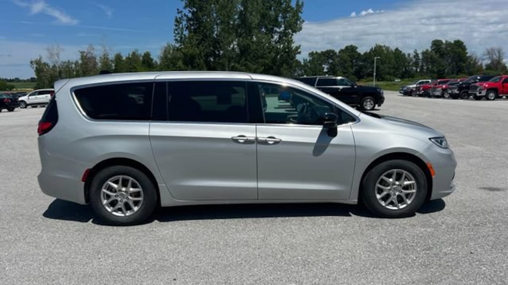Used 2024 Chrysler Pacifica Touring L Van Passenger Van