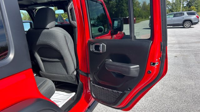 2025 Jeep Wrangler 4-Door Willys - Photo 38