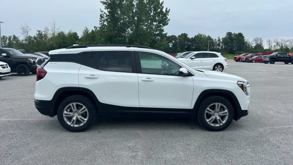 Used 2023 GMC Terrain SLE SUV