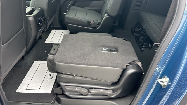 2026 Chevrolet Suburban LT - Photo 37