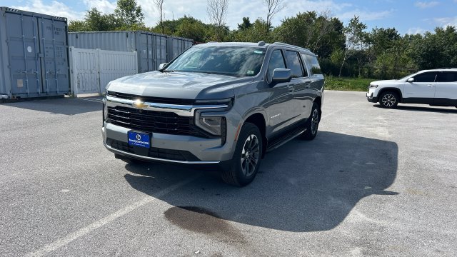 2026 Chevrolet Suburban LS - Photo 8