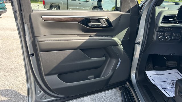 2026 Chevrolet Suburban LS - Photo 17