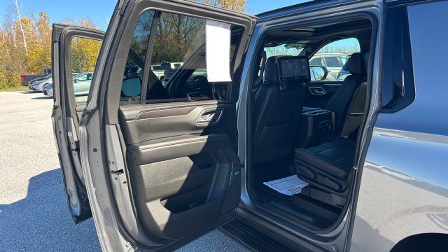 2021 Chevrolet Suburban RST - Photo 23