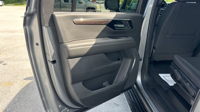 2026 Chevrolet Suburban LS - Photo 33