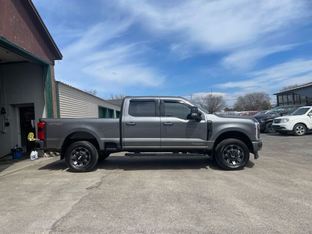 Used 2024 Ford F-350SD Lariat Truck