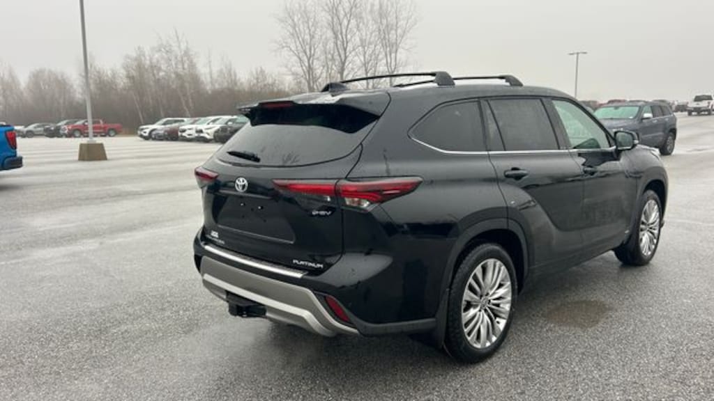 New 2026 Toyota Highlander Hybrid Platinum Sport Utility