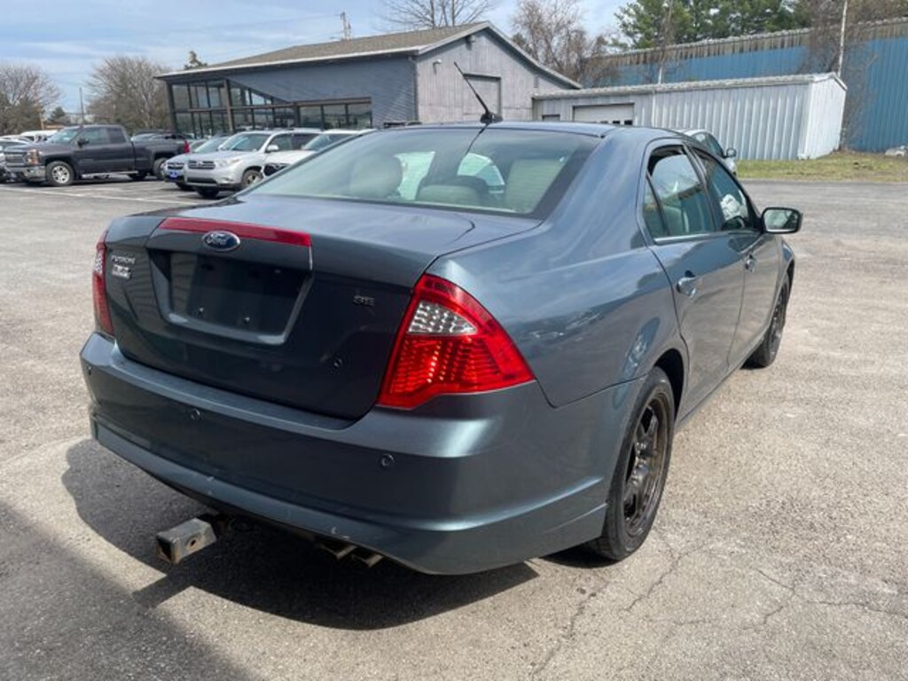 Used 2011 Ford Fusion SE Sedan