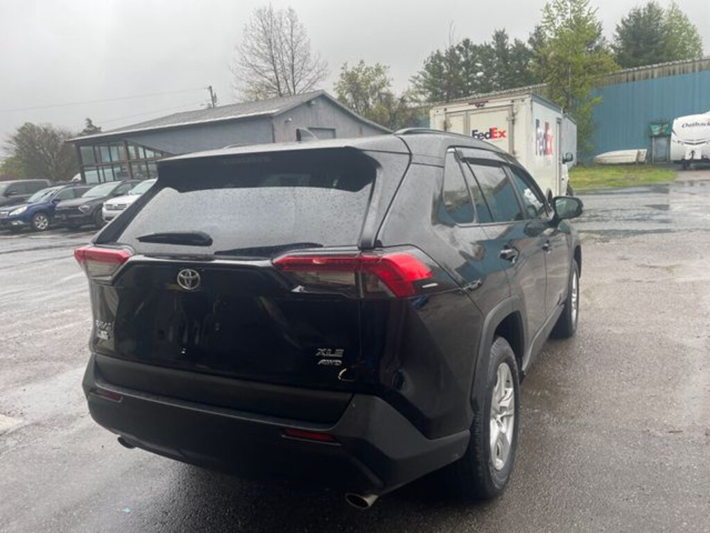 Used 2021 Toyota RAV4 XLE SUV