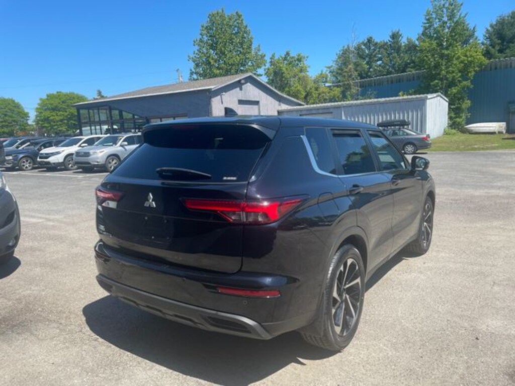 Used 2022 Mitsubishi Outlander ES SUV