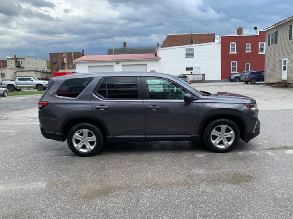 Used 2023 Honda Pilot LX SUV