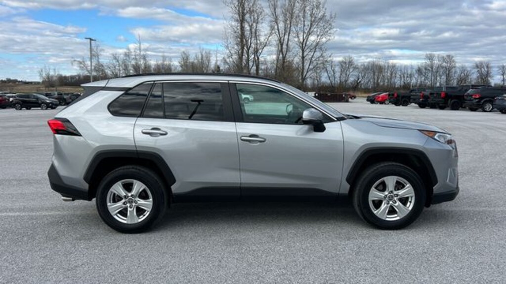 Used 2021 Toyota RAV4 XLE SUV