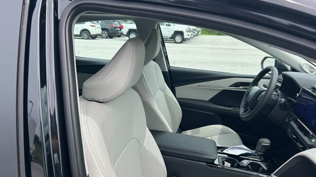 2026 Toyota Camry XLE - Photo 37