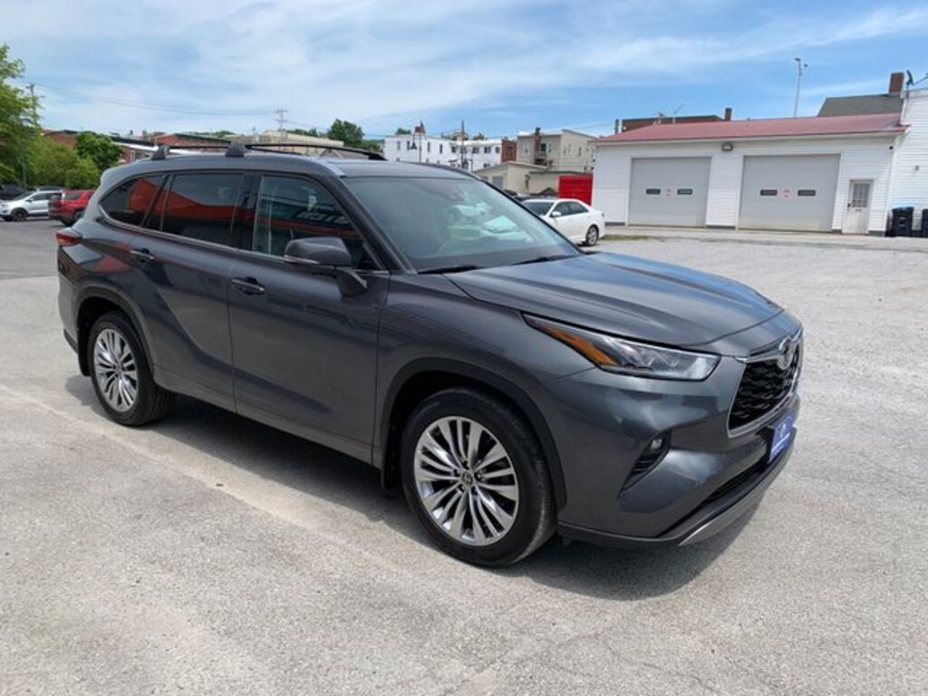 Used 2023 Toyota Highlander Platinum SUV