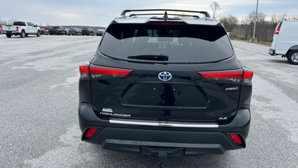 Used 2021 Toyota Highlander Hybrid XLE SUV