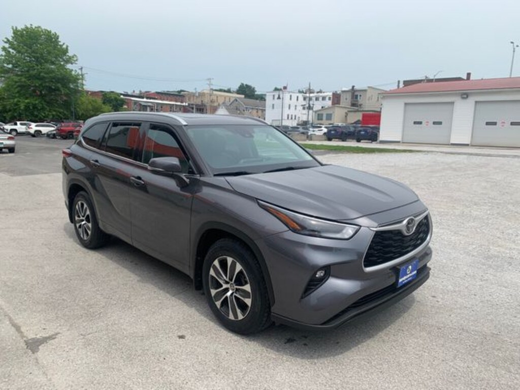 Used 2022 Toyota Highlander XLE SUV