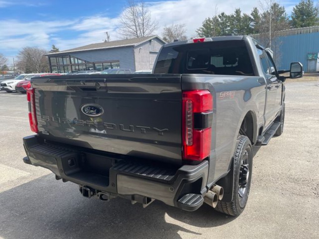 Used 2024 Ford F-350SD Lariat Truck
