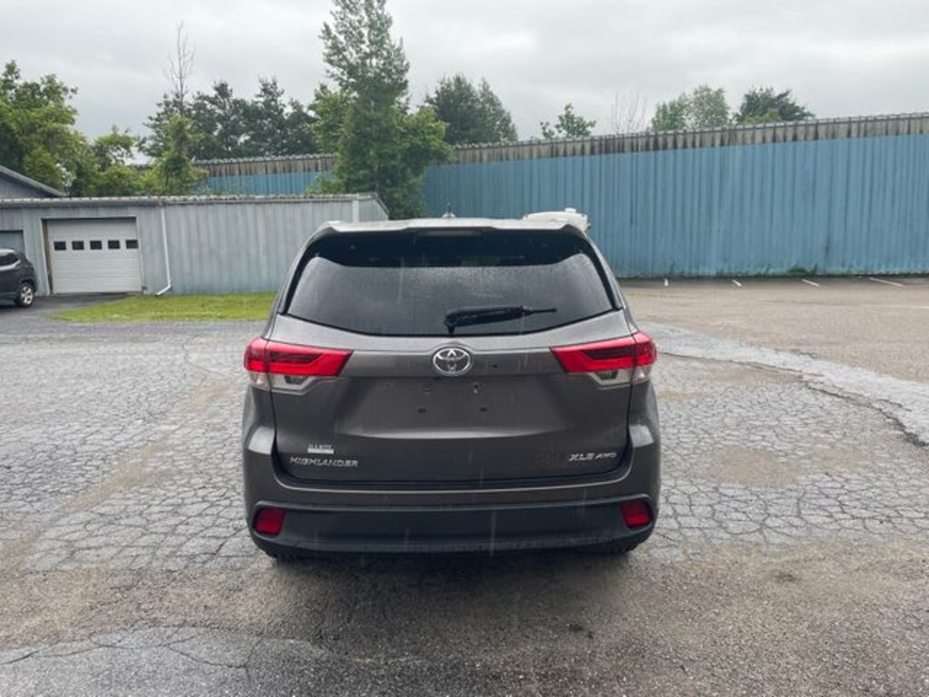 Used 2017 Toyota Highlander XLE SUV