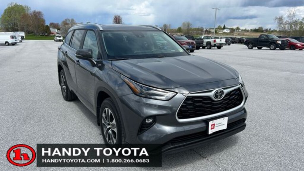 Used 2025 Toyota Highlander XLE SUV