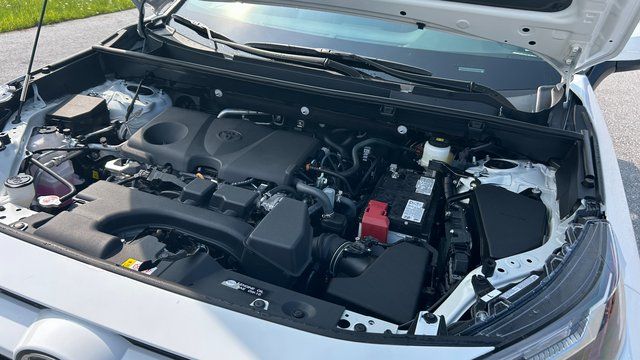 2025 Toyota RAV4 XLE - Photo 58