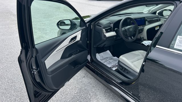 2026 Toyota Camry XLE - Photo 16
