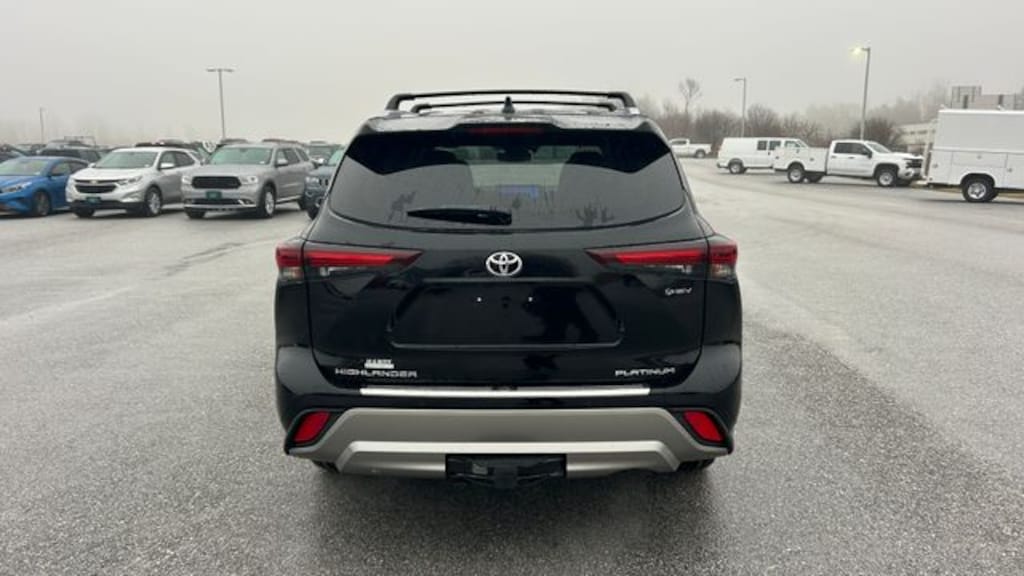 New 2026 Toyota Highlander Hybrid Platinum Sport Utility