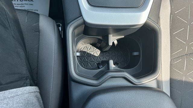 2025 Toyota RAV4 XLE - Photo 27