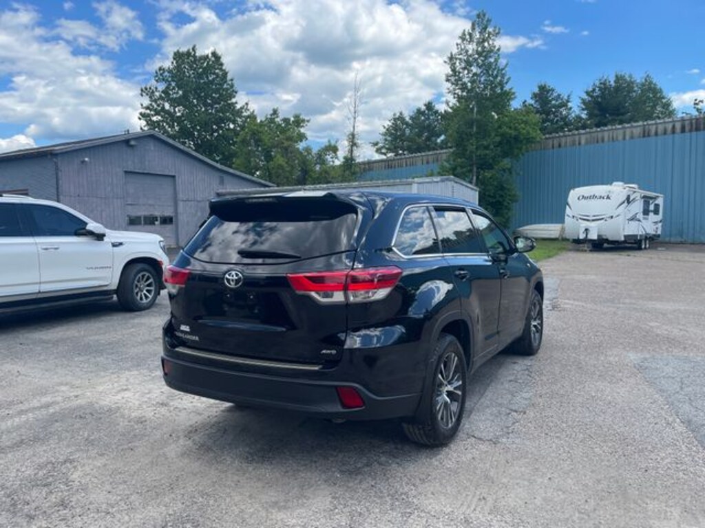 Used 2018 Toyota Highlander LE SUV