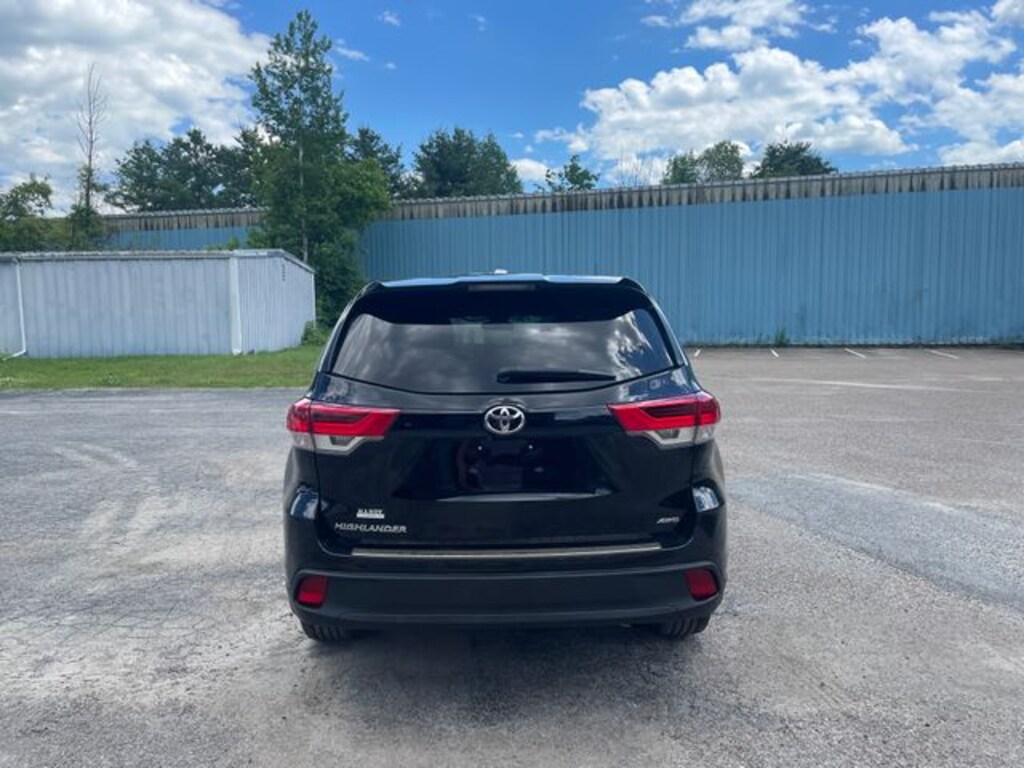 Used 2018 Toyota Highlander LE SUV