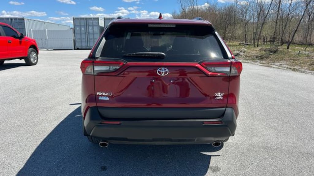 Used 2021 Toyota RAV4 XLE SUV