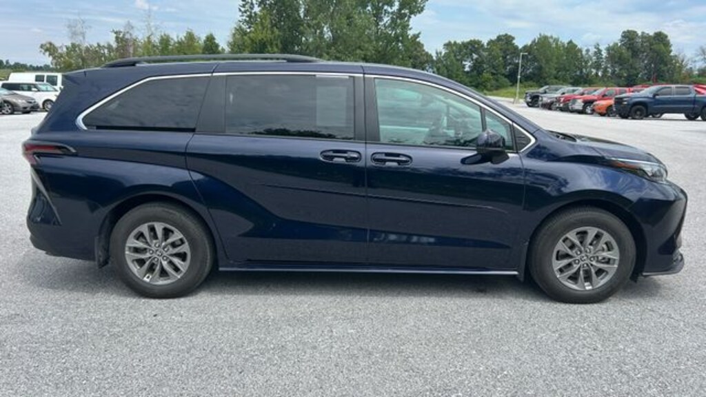 Used 2026 Toyota Sienna LE Minivan/Van
