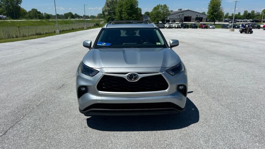 Used 2022 Toyota Highlander XLE SUV