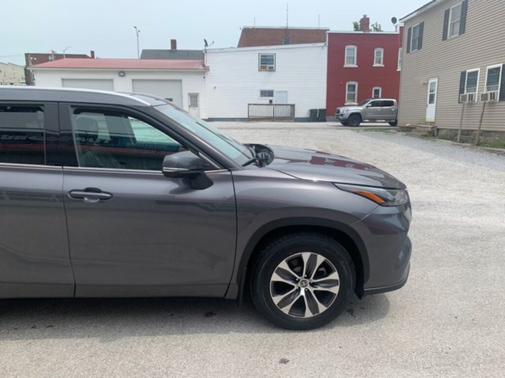 Used 2022 Toyota Highlander XLE SUV