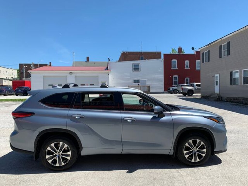Used 2022 Toyota Highlander XLE SUV