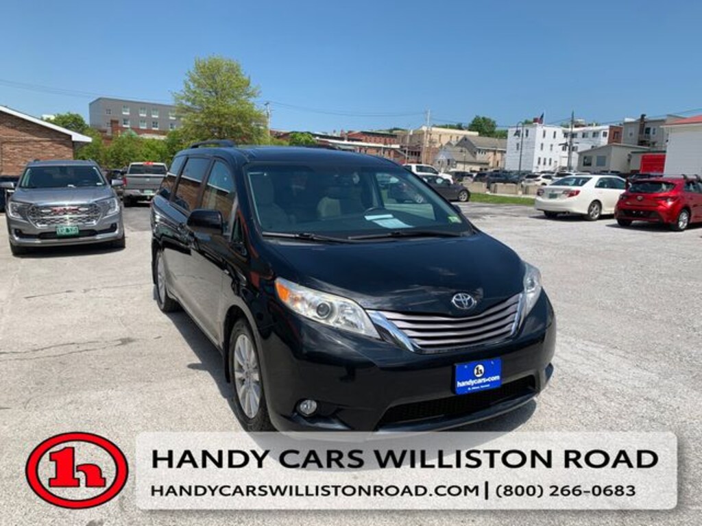 Used 2017 Toyota Sienna XLE Minivan/Van