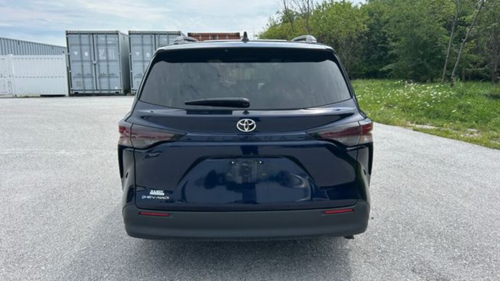 Used 2026 Toyota Sienna LE Minivan/Van