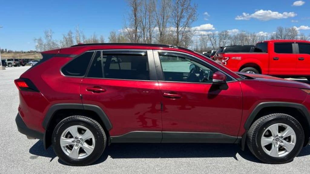 Used 2021 Toyota RAV4 XLE SUV