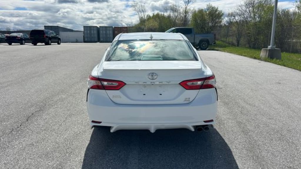 Used 2020 Toyota Camry SE Sedan