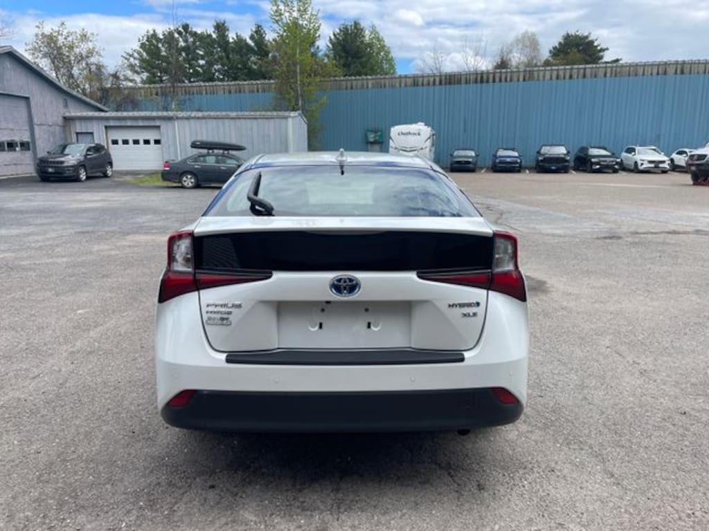Used 2021 Toyota Prius XLE AWD-e Hatchback