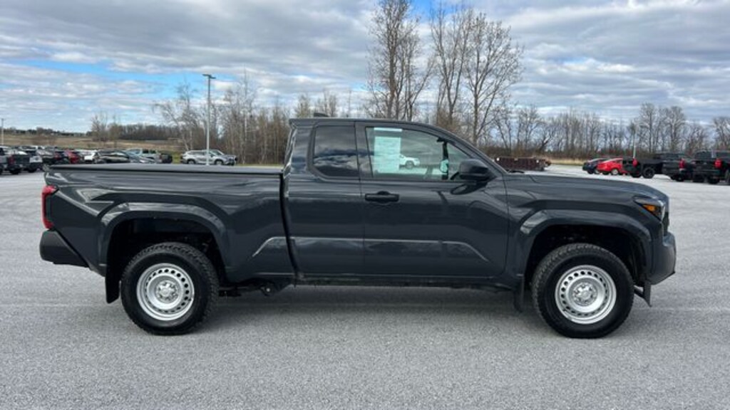 Used 2025 Toyota Tacoma SR Truck