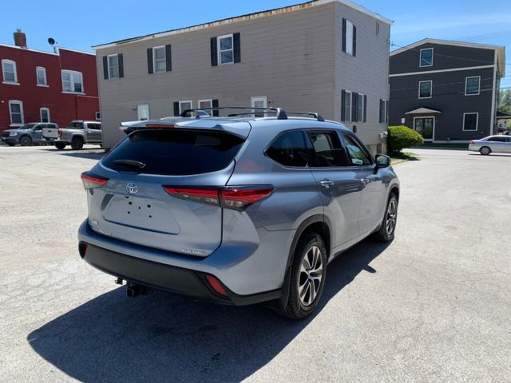 Used 2022 Toyota Highlander XLE SUV