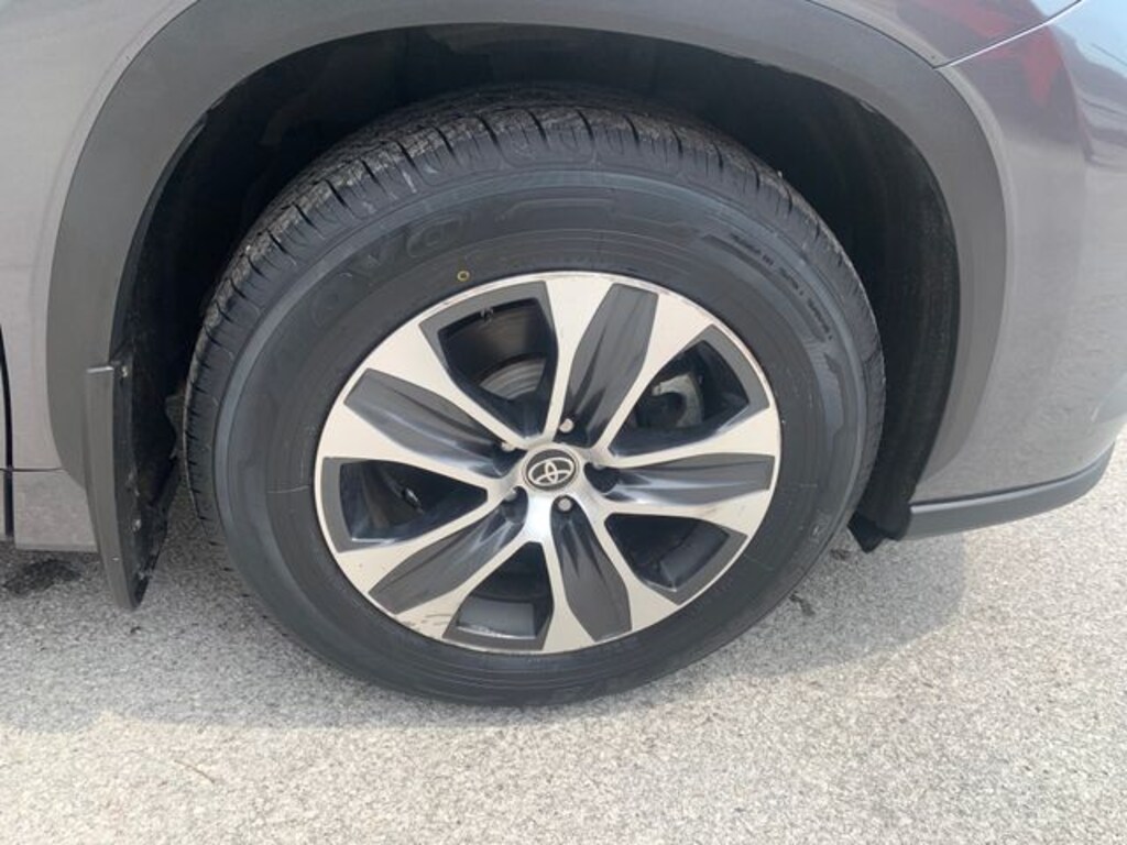 Used 2022 Toyota Highlander XLE SUV