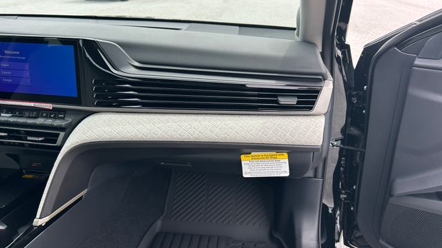 2026 Toyota Camry XLE - Photo 38