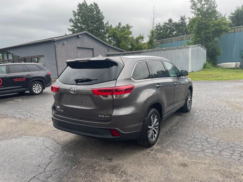Used 2017 Toyota Highlander XLE SUV