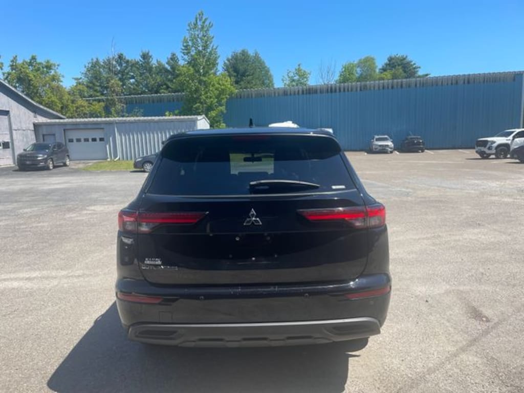 Used 2022 Mitsubishi Outlander ES SUV