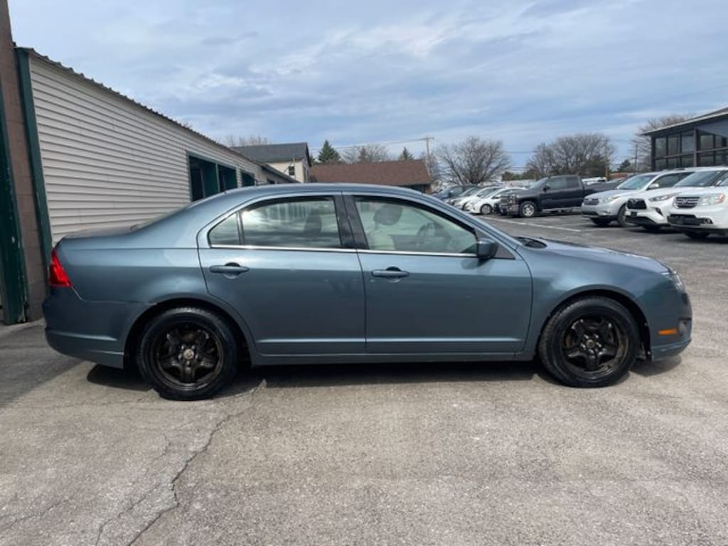 Used 2011 Ford Fusion SE Sedan